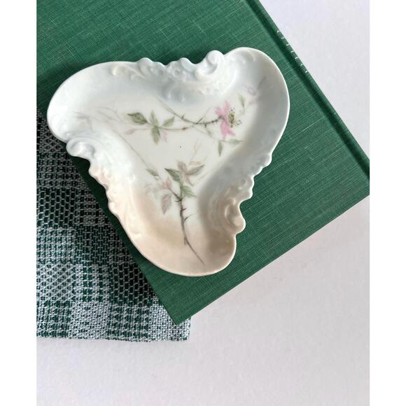 ANTQ Limoges Ring Dish French Porcelain Trinket Bowl Bridal Shower Gift Heirloom - Picture 1 of 6